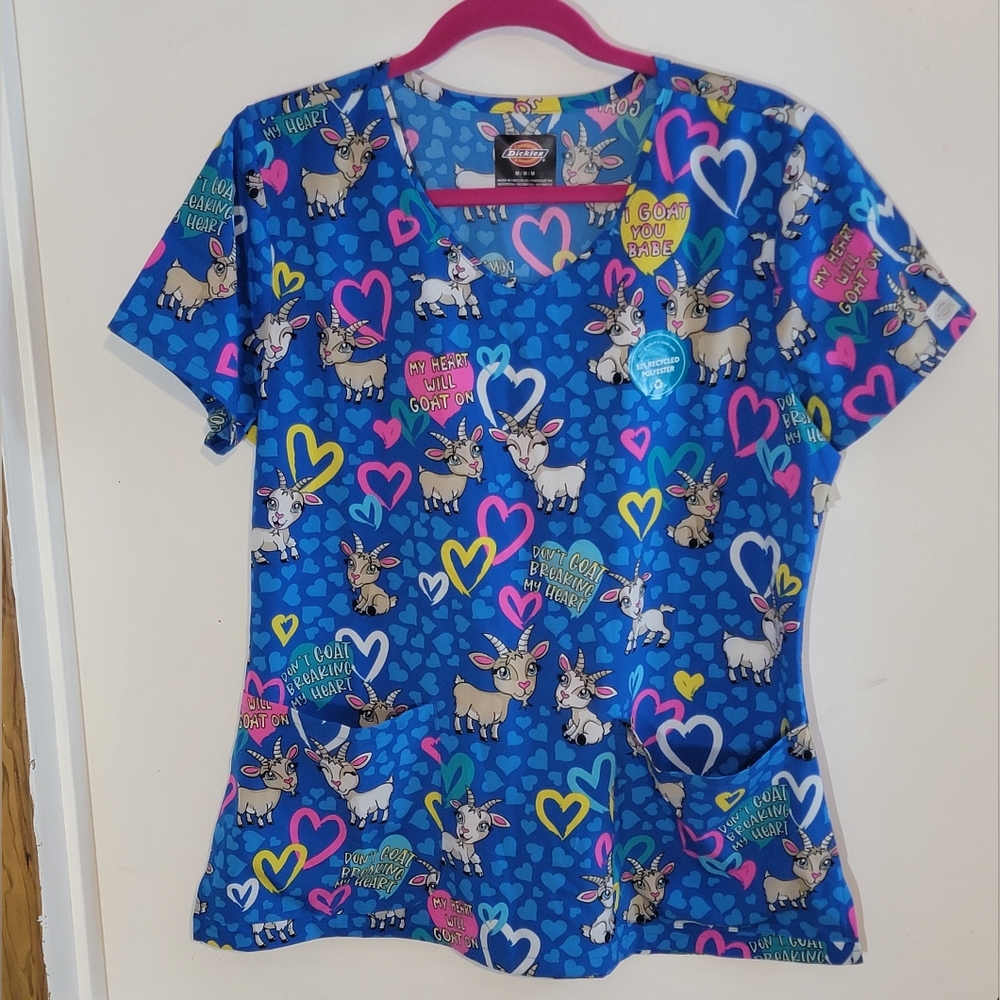 Dickies Colorful Heart and Goat Print Scrub Top Size M NWT